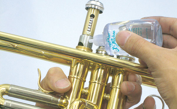 <span>修理・メンテナンス</span>日頃のメンテナンス方法と、修理が必要になった場合の対応について。